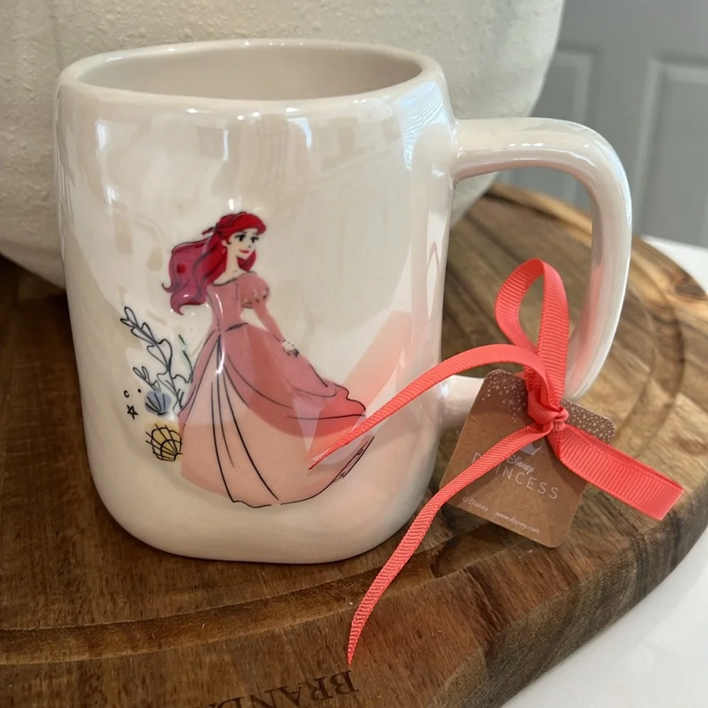 👑Cute. Rae Dunn PRINCESS MUG.